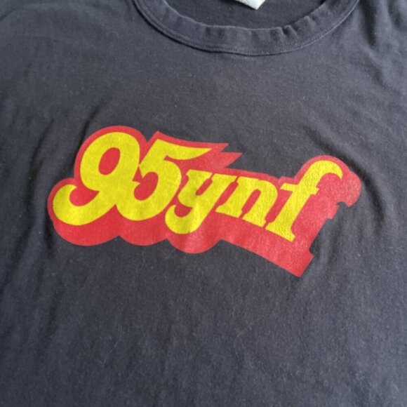VINTAGE 80s 95ynf Tampa Bay Rock Radio Station Promo Crop Top Shirt Size L (U5) - Picture 2 of 7